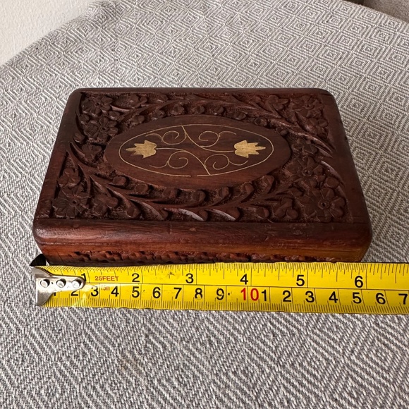 Vintage Hand-Carved Wooden Jewelry Box with Inlaid Floral Design 6x4" India - Picture 5 of 12